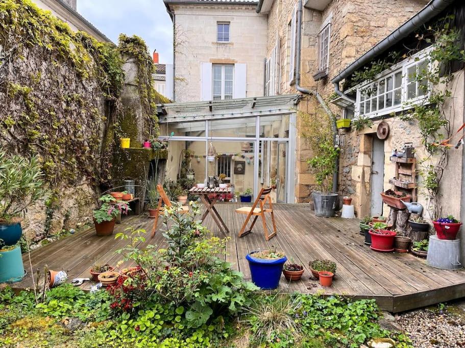 Grande Chambre Chez L'Artiste-Peintre La Reole Exterior photo