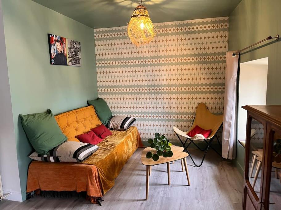 Grande Chambre Chez L'Artiste-Peintre La Reole Exterior photo